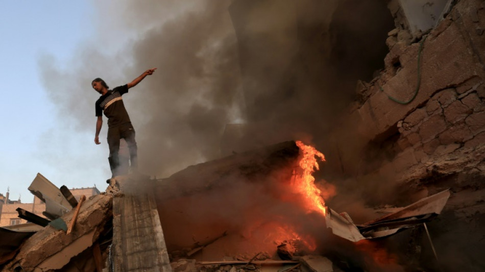 Intensos bombardeos israel&iacute;es en Gaza en plena gira regional de Blinken