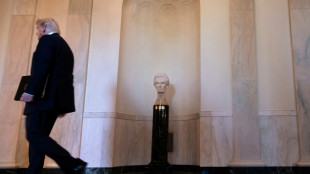 Droits de douane: la Maison Blanche renvoie "la balle" à la Chine