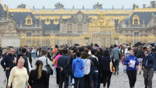 Schloss von Versailles nach Bombendrohung erneut ger&auml;umt