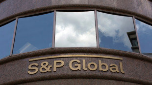Malgr&eacute; l'instabilit&eacute; politique, la France &eacute;chappe &agrave; une d&eacute;gradation par S&P